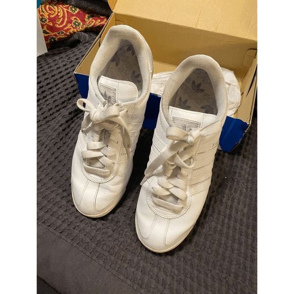 Adidas Samoa, IOB, G99720 Retro Cloudfoam Sneakers White/White Leather Size 9.5 - Picture 6 of 7